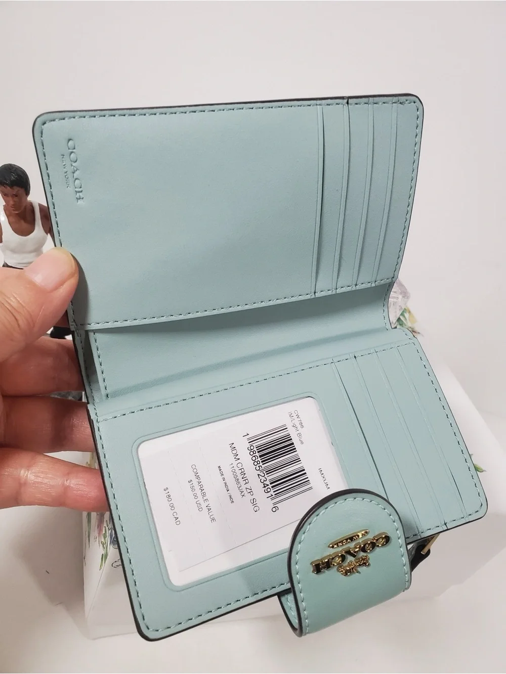 NWT Coach Medium Corner Zip Wallet